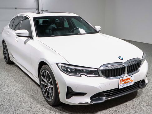 Used 2021 BMW 330i xDrive Sedan w/ Premium Package image 5