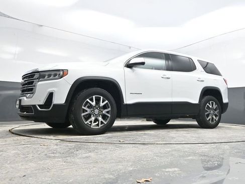 Used 2023 GMC Acadia SLE image 28