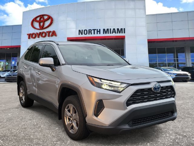 Used 2024 Toyota RAV4 XLE AWD/4WD image 1