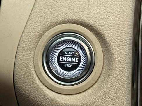 Used 2019 Mercedes-Benz C 300 4MATIC Sedan image 20