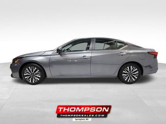 Used 2024 Nissan Altima 2.5 SV image 1