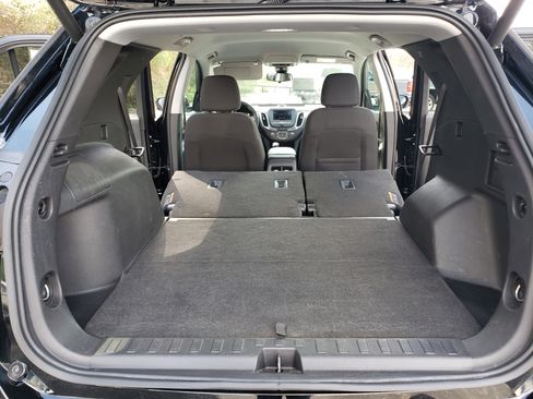 Used 2022 Chevrolet Equinox LT w/ Driver Convenience Package image 10