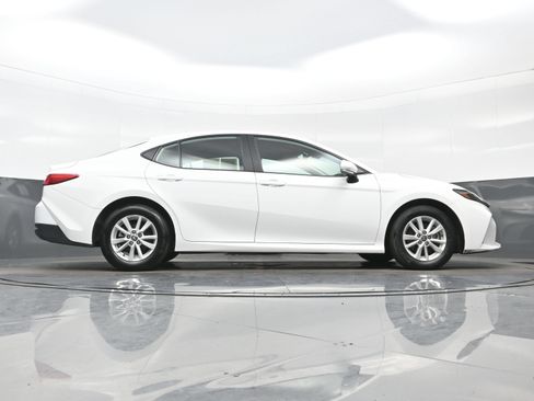 Used 2025 Toyota Camry LE w/ Convenience Package AWD/4WD image 34