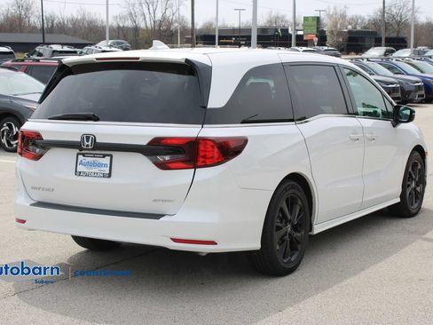 Used 2023 Honda Odyssey Sport image 4