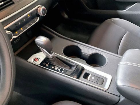 Used 2025 Nissan Altima 2.5 SV image 11