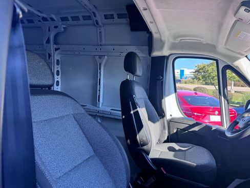 Used 2023 RAM ProMaster 2500 image 12