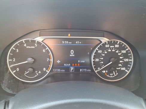 Used 2025 Nissan Altima 2.5 SV image 17