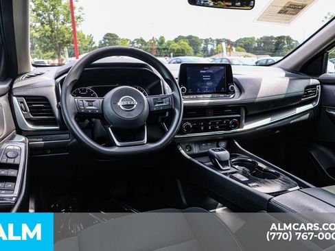 Used 2024 Nissan Rogue S FWD image 28
