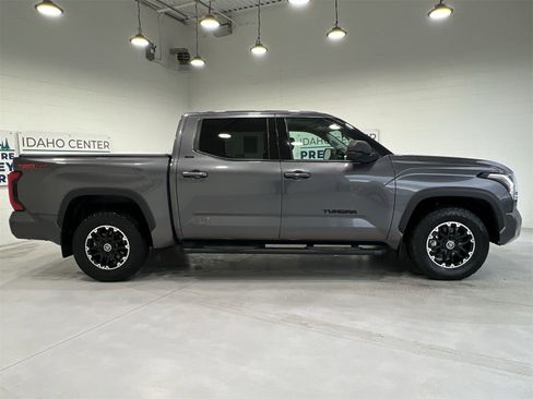 Used 2022 Toyota Tundra SR5 w/ TRD Off-Road Package image 9