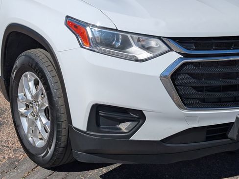 Used 2021 Chevrolet Traverse LS image 8