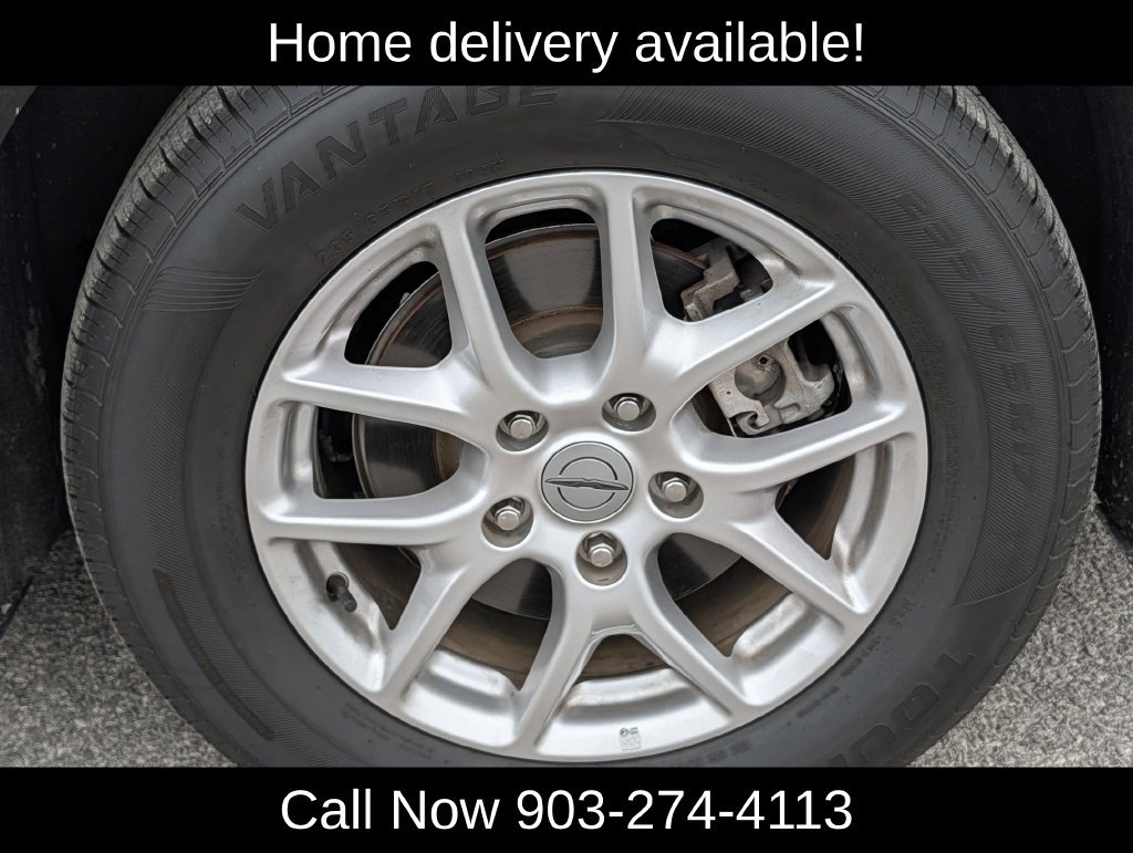 Used 2024 Chrysler Pacifica Touring-L FWD image 12