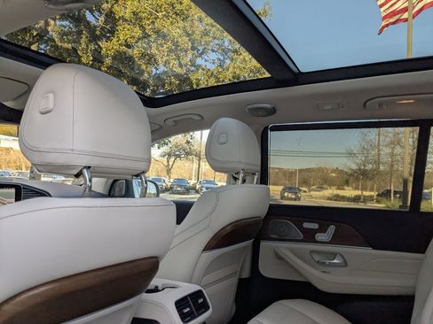 Used 2024 Mercedes-Benz GLS 450 4MATIC image 21