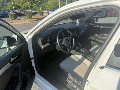 Used 2021 Volkswagen Jetta R-Line FWD image 4