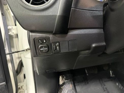 Used 2017 Toyota Corolla SE w/ Carpet Mat Package (TMS) FWD image 16