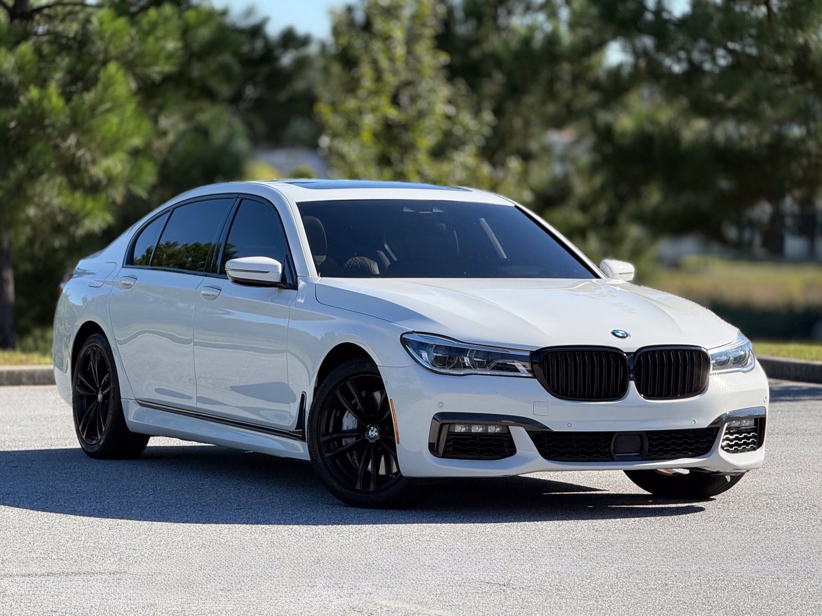 Used 2018 BMW 750i RWD image 13