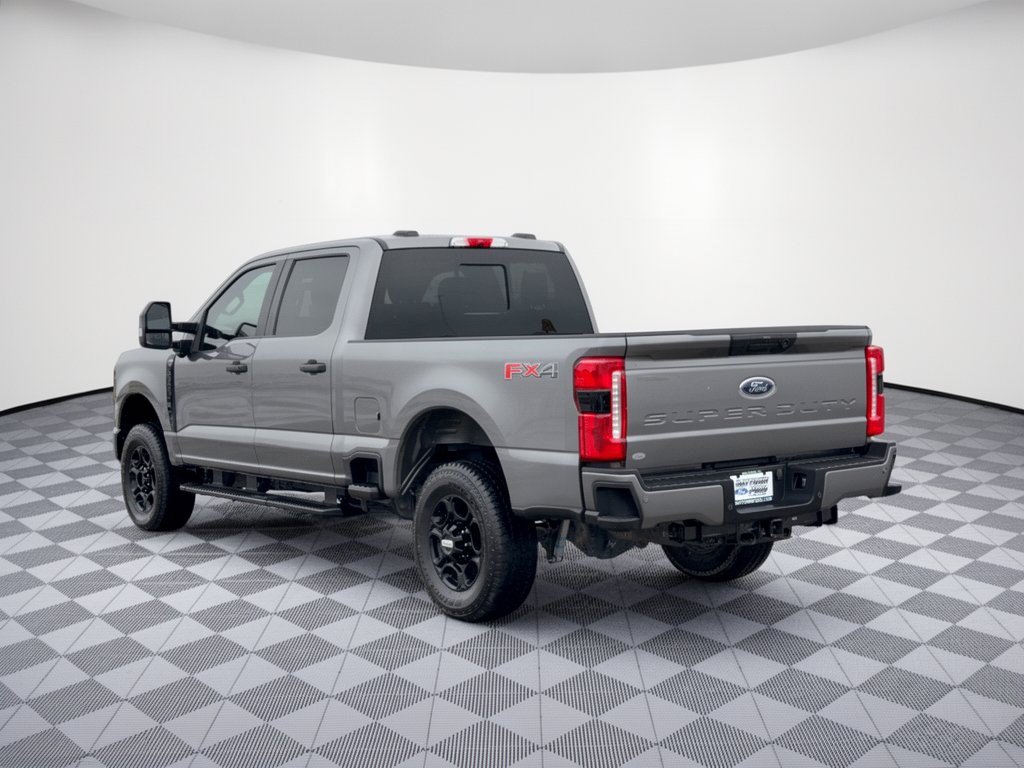 Used 2024 Ford F250 XL w/ STX Appearance Package AWD/4WD image 3