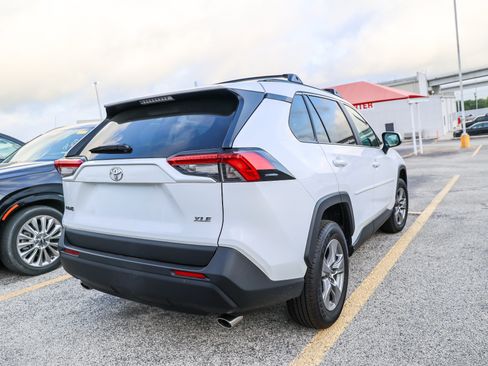 Used 2025 Toyota RAV4 XLE w/ Convenience Package FWD image 8