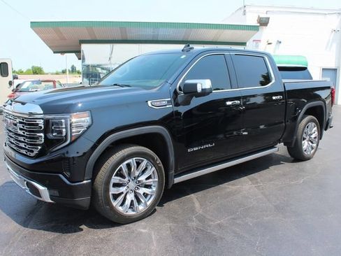 Used 2022 GMC Sierra 1500 Denali w/ Technology Package AWD/4WD image 2