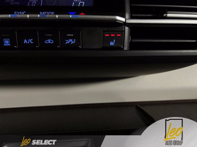Used 2021 Toyota Sienna XLE FWD image 13