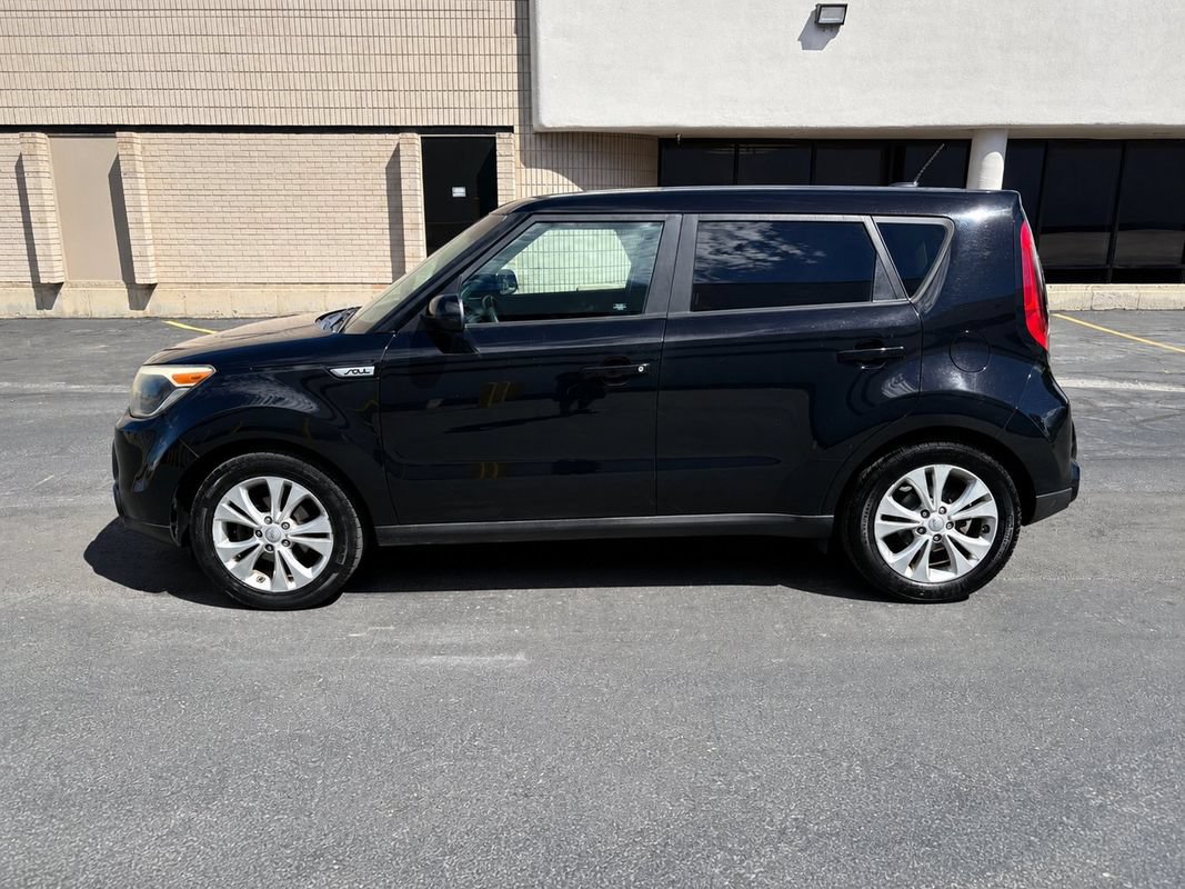 Used 2016 Kia Soul + FWD image 19