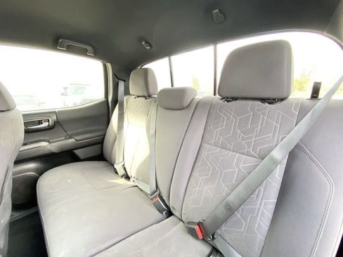 Used 2019 Toyota Tacoma TRD Sport image 25