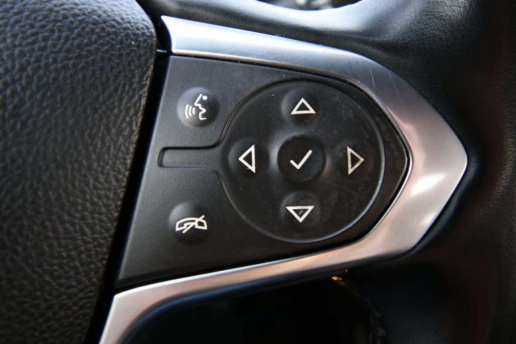 Used 2023 Chevrolet Traverse RS w/ LPO, Floor Liner Package AWD/4WD image 25