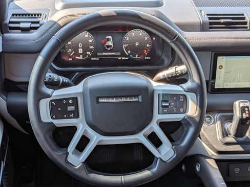 Used 2024 Land Rover Defender 110 X-Dynamic SE AWD/4WD image 32