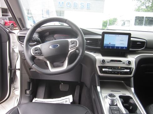 Used 2023 Ford Explorer XLT w/ Equipment Group 202A AWD/4WD image 13