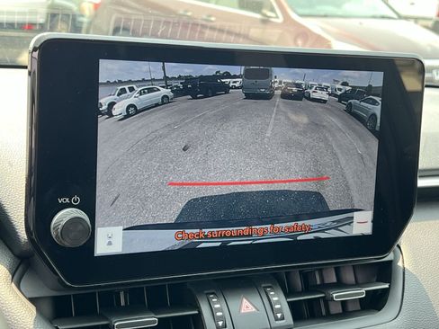 Used 2023 Toyota RAV4 XSE AWD/4WD image 19