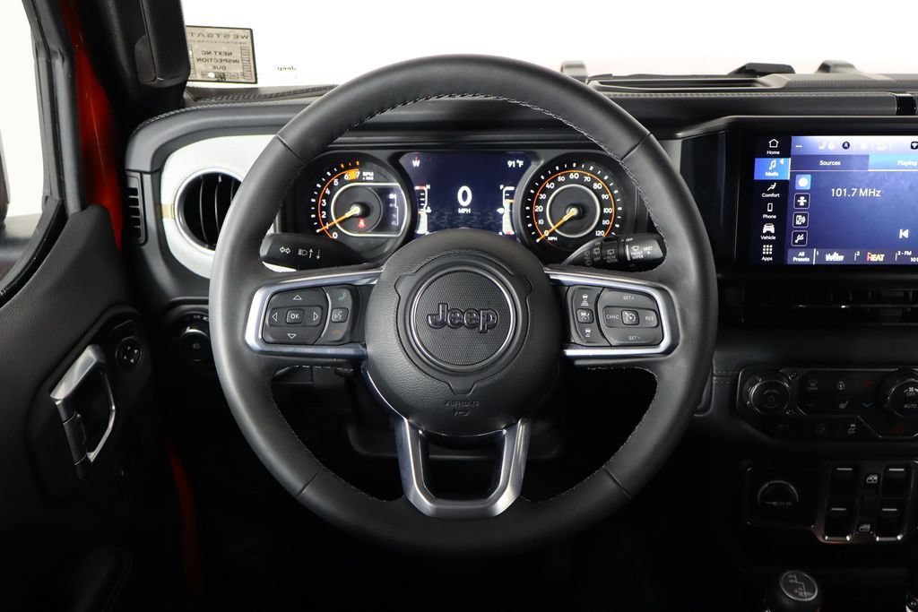 Used 2026 Jeep Wrangler Unlimited Sahara AWD/4WD image 33