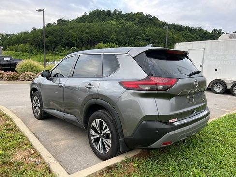 Used 2023 Nissan Rogue SV FWD image 3