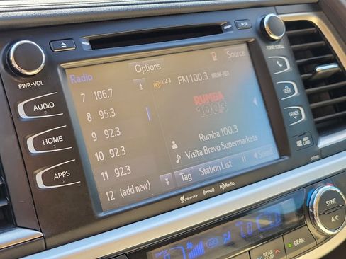Used 2019 Toyota Highlander XLE FWD image 25
