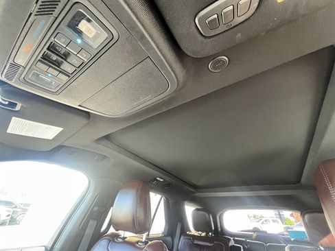 Used 2021 Ford Explorer Platinum AWD/4WD image 36