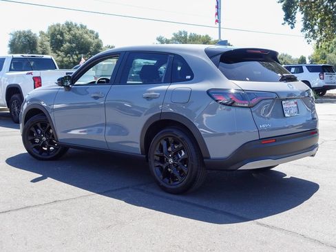 Used 2025 Honda HR-V Sport image 9
