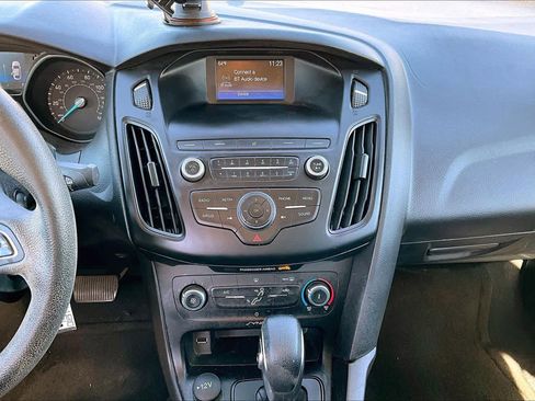 Used 2018 Ford Focus SE image 7