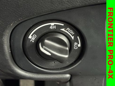 Used 2022 Nissan Frontier PRO-4X w/ Technology Package image 19