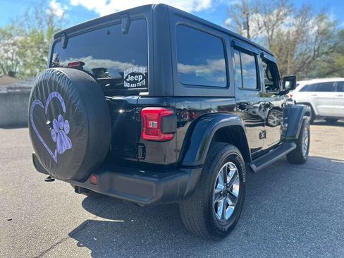 Used 2018 Jeep Wrangler Unlimited Sahara w/ Uconnect 4C Nav & Sound Group AWD/4WD image 5