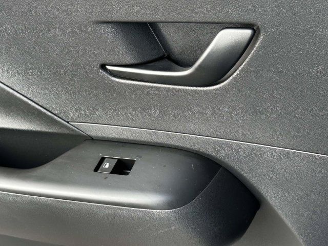 Used 2024 Hyundai Kona SE FWD image 24