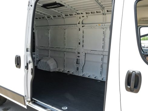 Used 2024 RAM ProMaster 2500 w/ Convenience Group FWD image 36