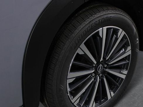 New 2026 Nissan Pathfinder Platinum FWD image 9