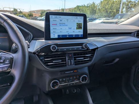 Certified 2024 Ford Escape Active AWD/4WD image 26