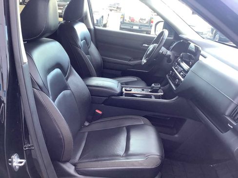 Used 2022 Nissan Pathfinder SL AWD/4WD image 15