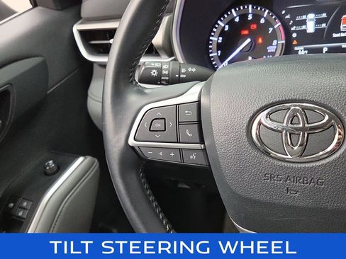 Used 2022 Toyota Highlander XLE AWD/4WD image 21