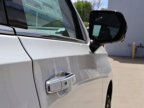 New 2025 Chevrolet Suburban Premier image 43