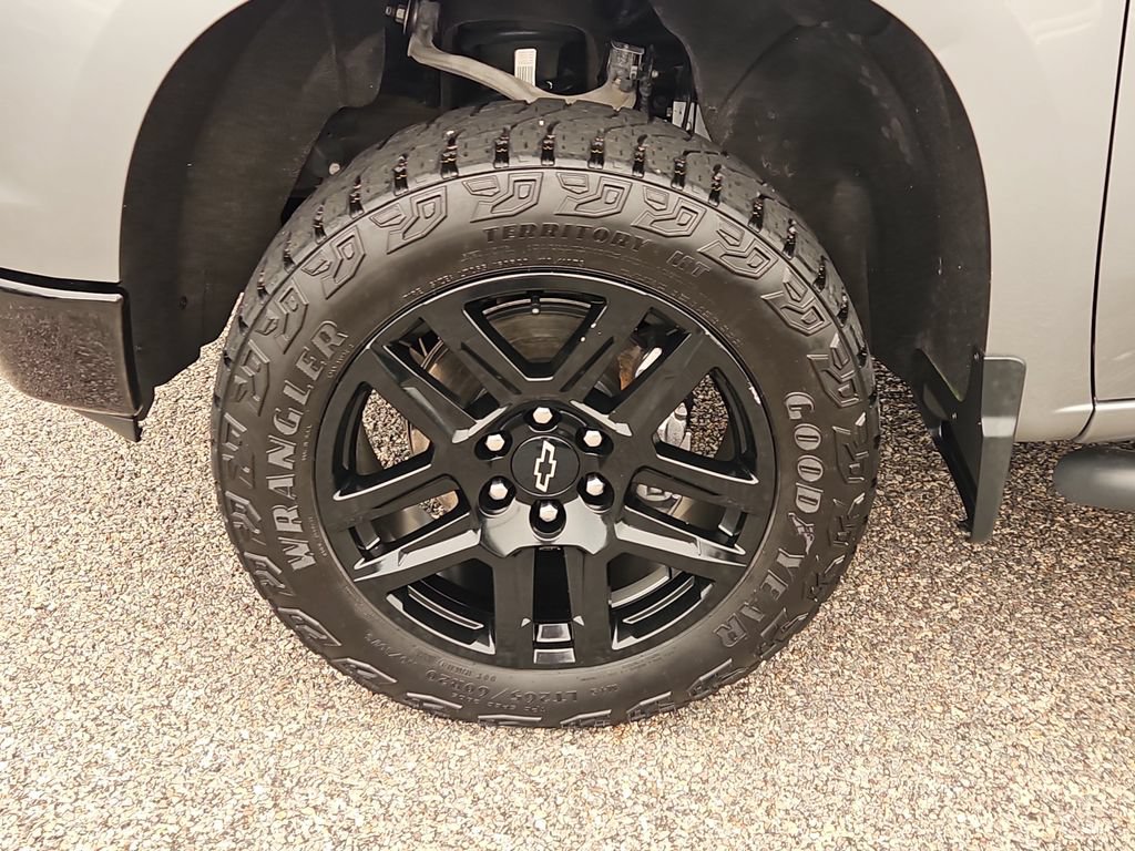 Certified 2023 Chevrolet Silverado 1500 LT Trail Boss w/ LPO, Dark Essentials Package AWD/4WD image 7