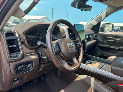 Used 2025 RAM 1500 Limited AWD/4WD image 12