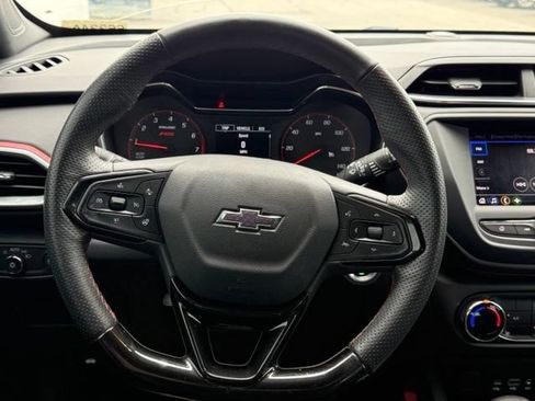 Used 2023 Chevrolet TrailBlazer RS FWD image 17