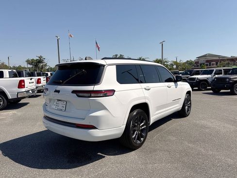 New 2026 Jeep Grand Cherokee L Limited AWD/4WD image 3