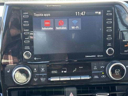 Used 2022 Toyota Highlander XLE image 31