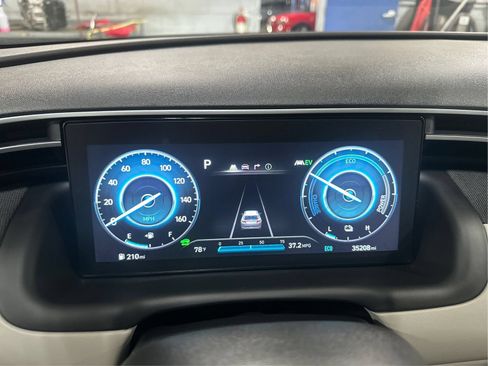 Certified 2024 Hyundai Tucson Limited AWD/4WD image 18